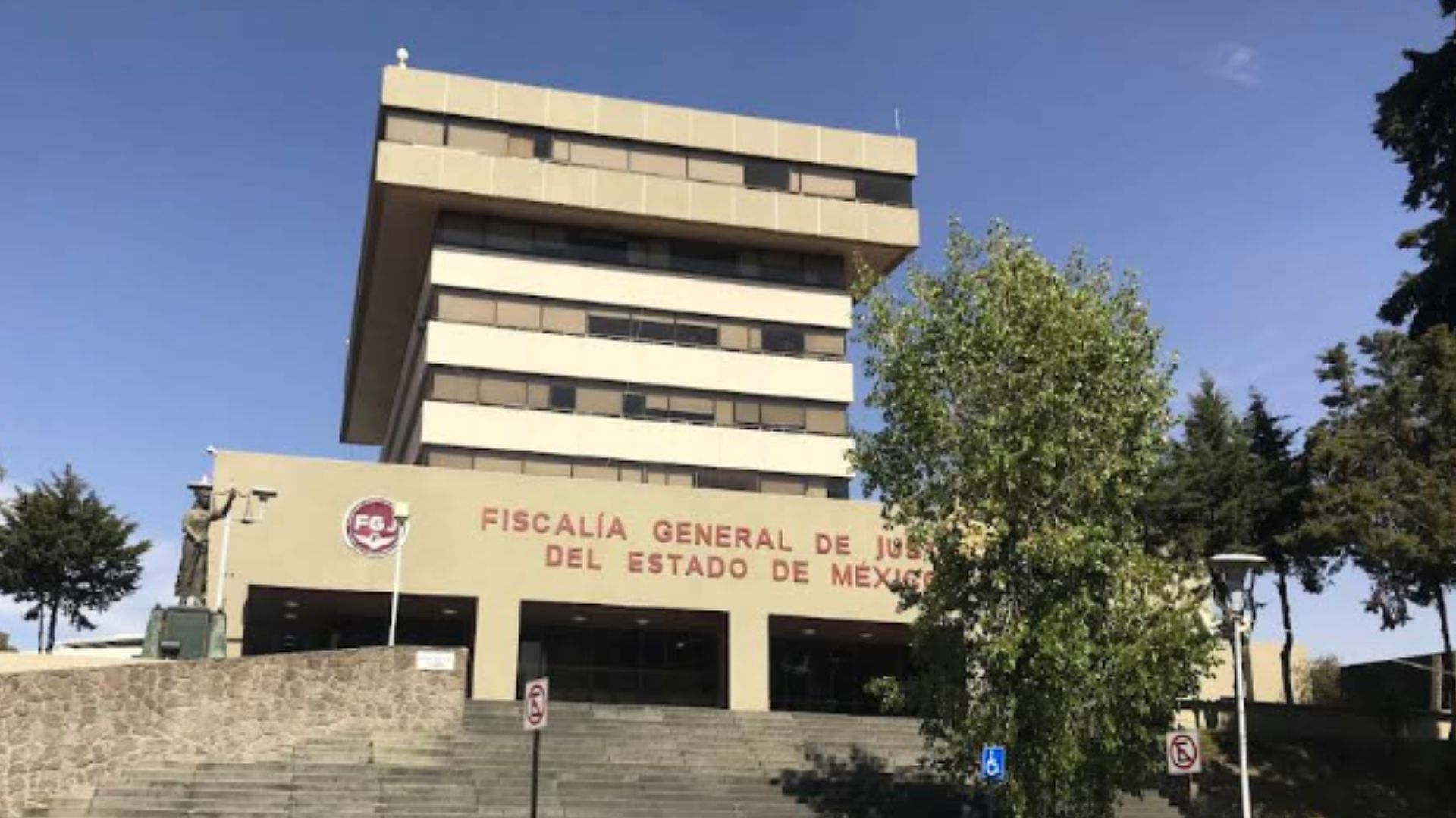 Detienen a Dos mujeres de "Los Vallarta" en Edomex